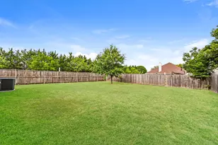 8421 Miramax Trail, Dallas, TX 75249 - Photo 15