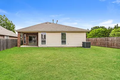 8421 Miramax Trail, Dallas, TX 75249 - Photo 19