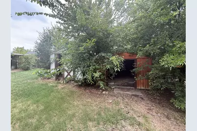 1810 Texas Street, Grand Prairie, TX 75051 - Photo 15