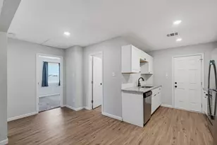 509 19th St, Grand Prairie, TX 75050 - Photo 5