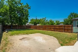 509 19th St, Grand Prairie, TX 75050 - Photo 15