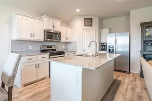 705 Basteen Ln, Justin, TX 76247 - Photo 9