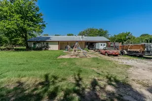 1611 Co Rd 4104, Greenville, TX 75401 - Photo 15