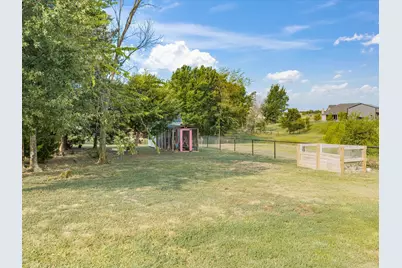 1095 Pioneer Crossing, Weatherford, TX 76088 - Photo 37