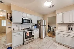 1022 Melissa Ln, Garland, TX 75040 - Photo 7