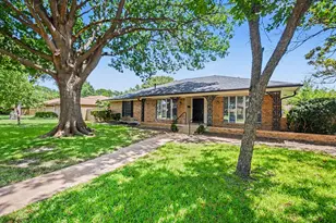 914 Bromwich St, Garland, TX 75040 - Photo 3