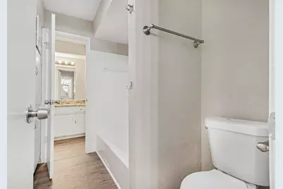 914 Bromwich Street, Garland, TX 75040 - Photo 17