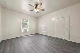 404 Eagle Dr, Eddy, TX 76524 - Photo 3