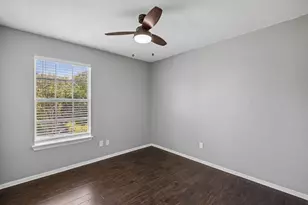 5639 Centeridge Dr, Dallas, TX 75249 - Photo 23