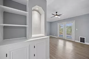 5639 Centeridge Dr, Dallas, TX 75249 - Photo 13