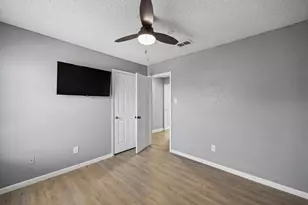 5639 Centeridge Dr, Dallas, TX 75249 - Photo 21