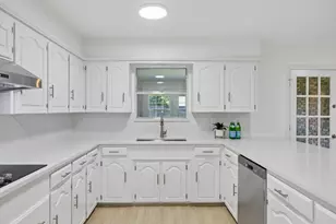 10014 Hickory Crossing, Dallas, TX 75243 - Photo 15
