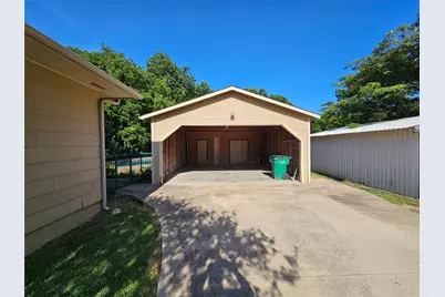 726 S Lindsay Street, Gainesville, TX 76240 - Photo 3