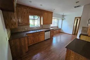 726 S Lindsay St, Gainesville, TX 76240 - Photo 17