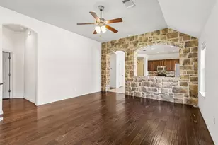2117 Gregory Creek Dr, Little Elm, TX 75068 - Photo 9