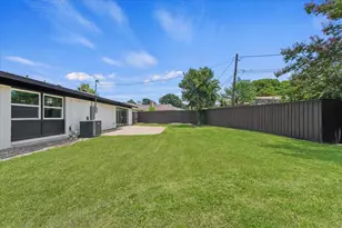 3786 Crown Shore Dr, Dallas, TX 75244 - Photo 29
