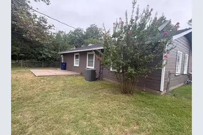 105 SW Taylor Street, Burleson, TX 76028 - Photo 29