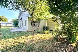 707 Reynolds St, Goldthwaite, TX 76844 - Photo 27