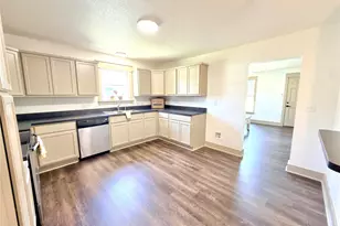 707 Reynolds St, Goldthwaite, TX 76844 - Photo 11