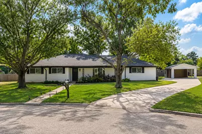 112 Royal Lane, Commerce, TX 75428 - Photo 1