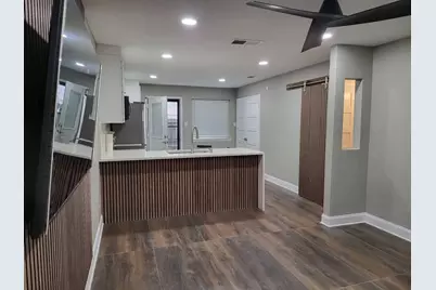 724 S Welch Street #4, Denton, TX 76201 - Photo 3