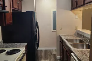 324 Valley Park Dr, Garland, TX 75043 - Photo 7