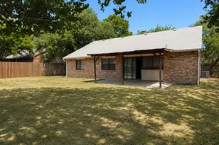 3824 Hackberry Ln, Bedford, TX 76021 - Photo 13