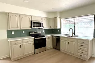 5221 Reed Dr, The Colony, TX 75056 - Photo 11