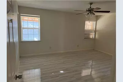 802 Matthews Court, Arlington, TX 76012 - Photo 3