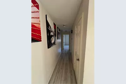 802 Matthews Court, Arlington, TX 76012 - Photo 5