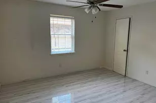 802 Matthews Ct, Arlington, TX 76012 - Photo 7