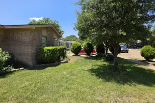 4302 Longleaf Dr, Garland, TX 75042 - Photo 3