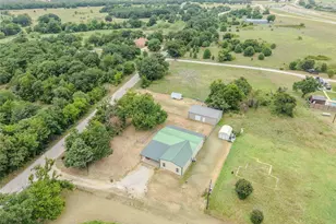 205 Co Rd 1794, Sunset, TX 76270 - Photo 3