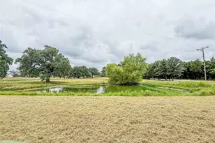 205 Co Rd 1794, Sunset, TX 76270 - Photo 35