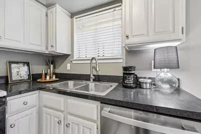5200 Martel Avenue #24B, Dallas, TX 75206 - Photo 7