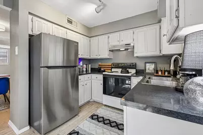 5200 Martel Avenue #24B, Dallas, TX 75206 - Photo 9
