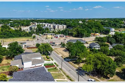 1735 E Waco, Dallas, TX 75216 - Photo 3
