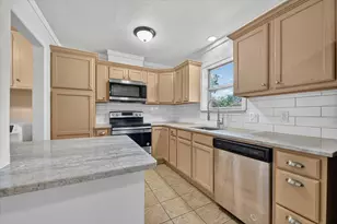 1901 Knoxville Dr, Bedford, TX 76022 - Photo 9