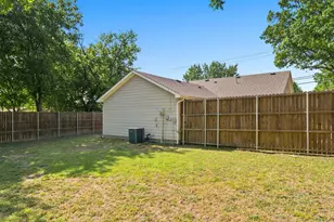 1000 W White Ave, McKinney, TX 75069 - Photo 13
