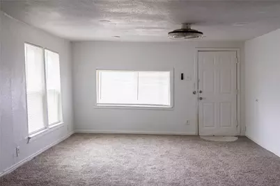 936 E Cantey Street, Fort Worth, TX 76104 - Photo 7