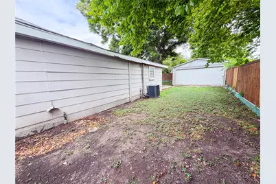 936 E Cantey Street, Fort Worth, TX 76104 - Photo 23