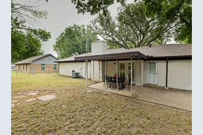 410 E White Street, Pilot Point, TX 76258 - Photo 25