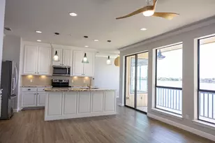 401 E Pearl St, Granbury, TX 76048 - Photo 5