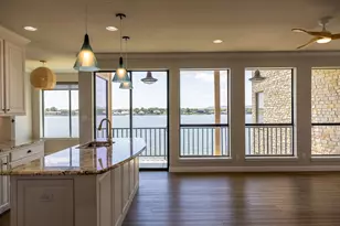 401 E Pearl St, Granbury, TX 76048 - Photo 17