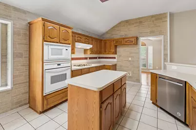 300 Thomas Drive, Murphy, TX 75094 - Photo 11