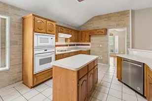 300 Thomas Dr, Murphy, TX 75094 - Photo 11