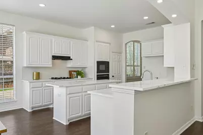 1045 Sir Lancelot Circle, Lewisville, TX 75056 - Photo 7