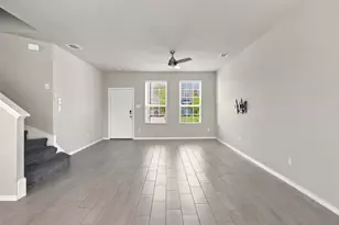 944 Ravenwood Ln, Van Alstyne, TX 75495 - Photo 5