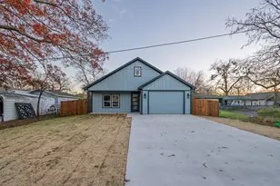 411 W Elm St, Whitewright, TX 75491 - Photo 1