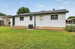 3633 Larry St, Haltom City, TX 76117 - Photo 25